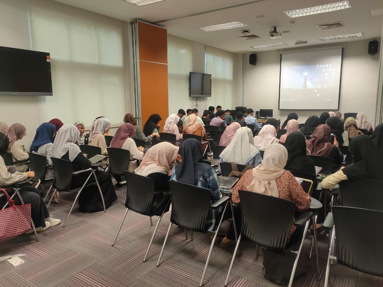 1741138862_clasroom.jpeg